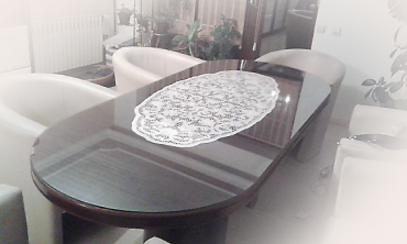 ovalna staklena ploča za sto